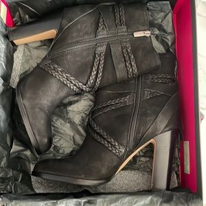 Vince Camuto Black Suede boot